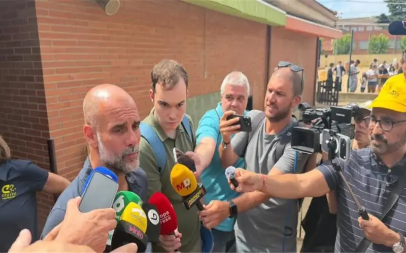 جوارديولا يشيد بصفقة برشلونة المحتملة ويوضح وجهته القادمة